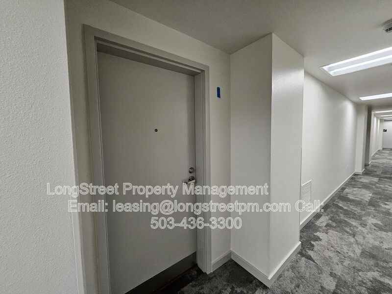 910 Se 42nd Ave #210 - Photo 2 of 14
