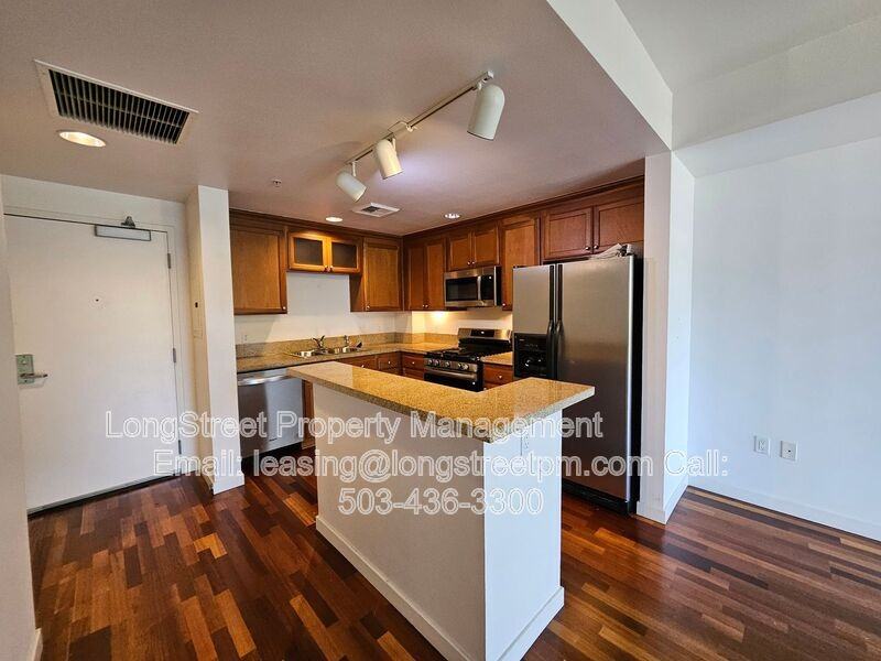 910 Se 42nd Ave #210 - Photo 4 of 14