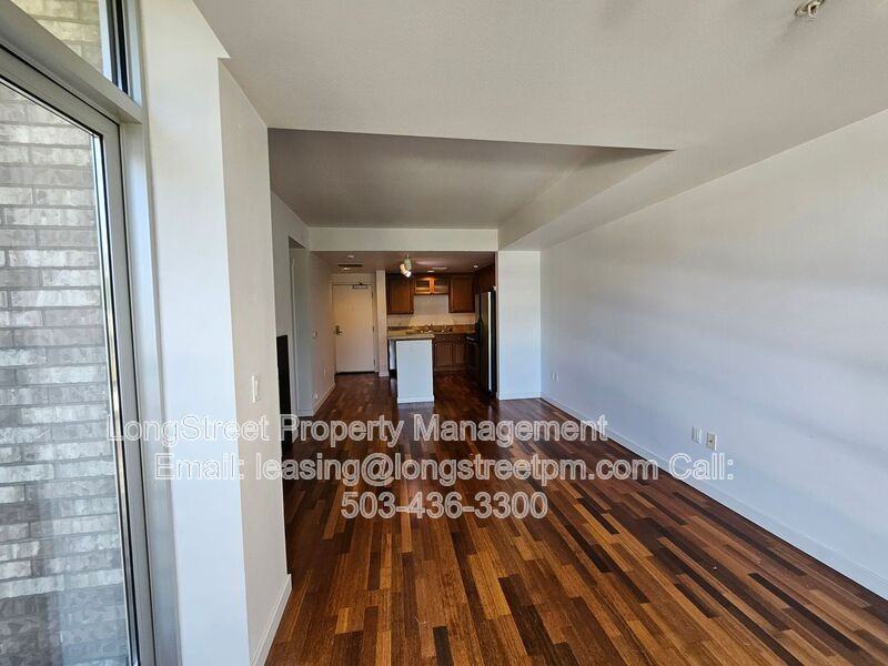 910 Se 42nd Ave #210 - Photo 7 of 14
