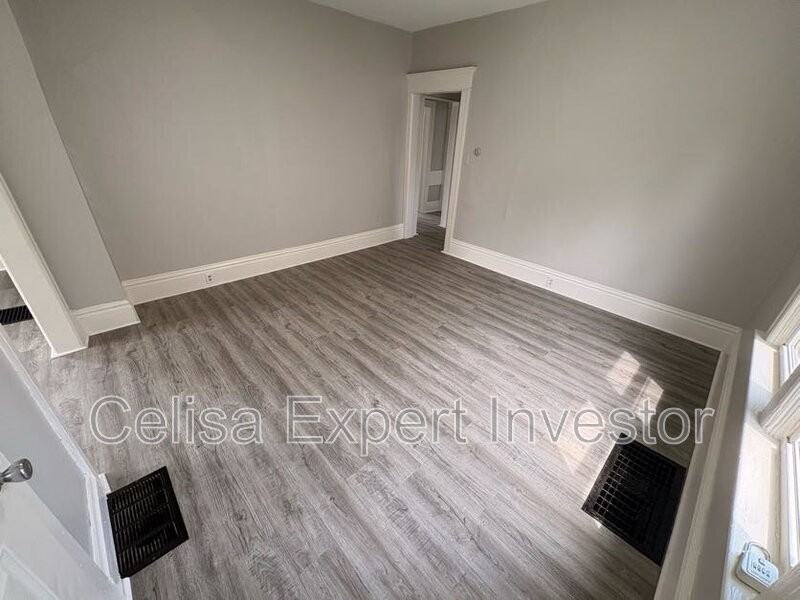 448 W Wildwood Ave - Photo 2 of 8