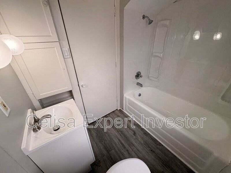 448 W Wildwood Ave - Photo 5 of 8