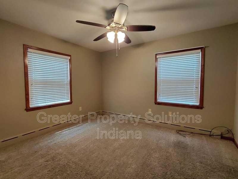 625 E South St - Photo 5 of 20