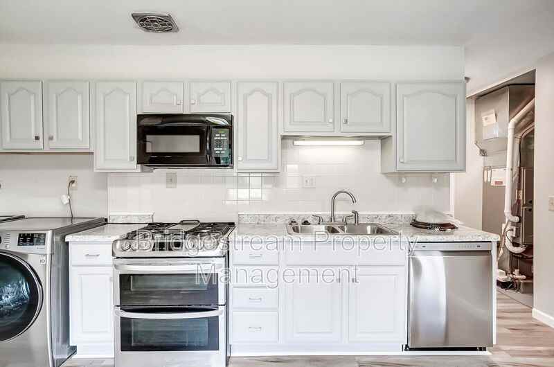 4354 Meadowcroft Rd - Photo 7 of 26