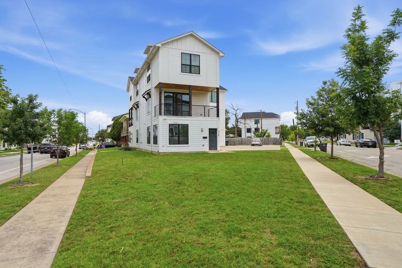 2340 Benbrook Blvd