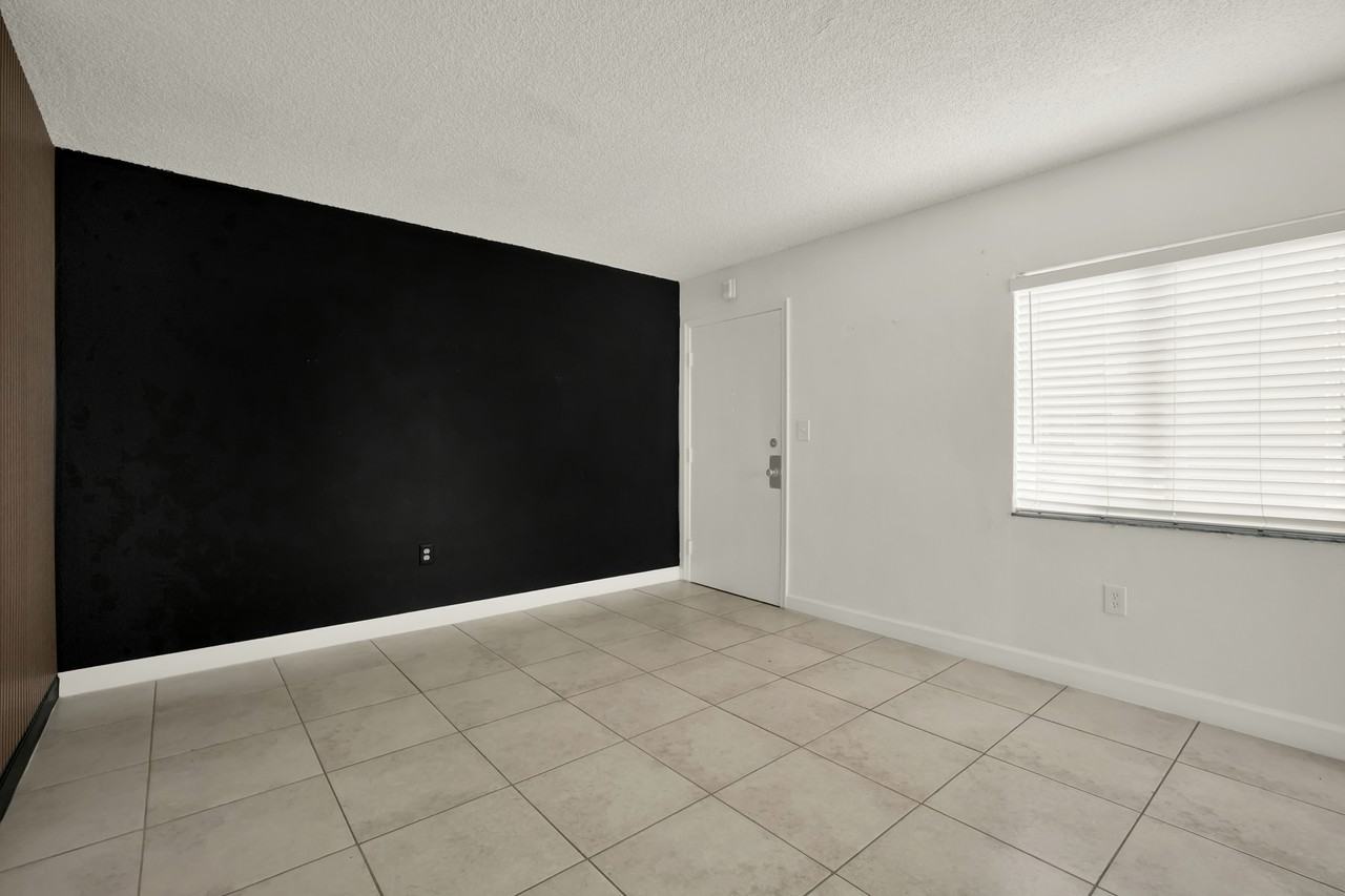 2726 SW 21 St. - Photo 2 of 12