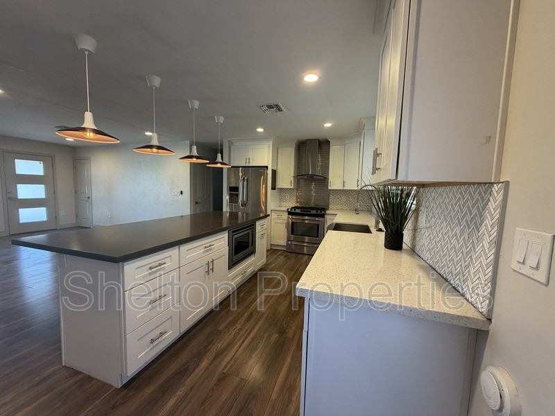 3129 E Turney Ave - Photo 4 of 27