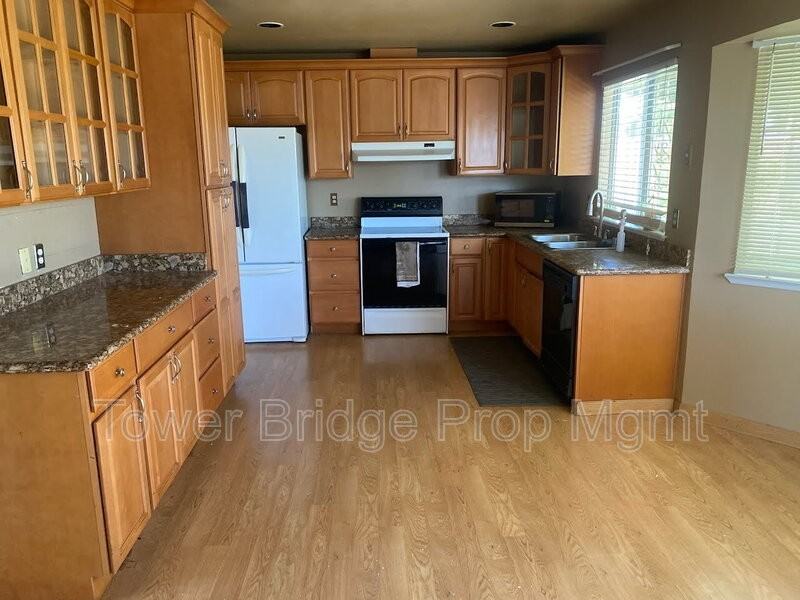 4068 Fawn Cir - Photo 7 of 17