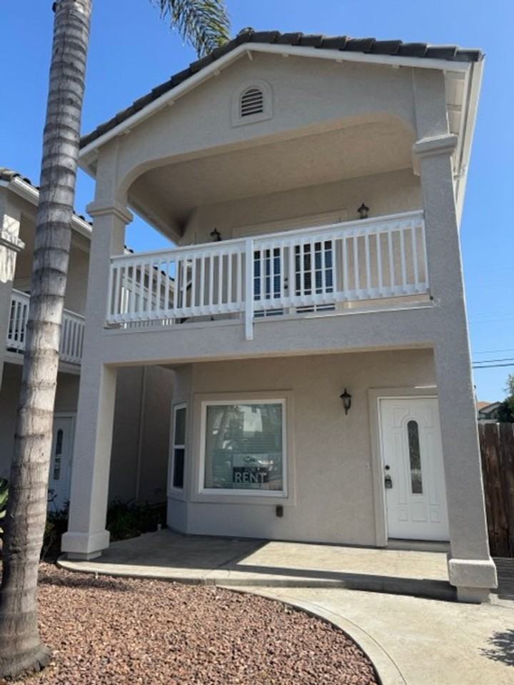 256 Elm Ave