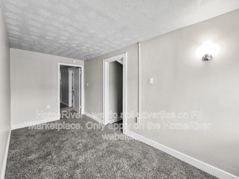 1524 S Talbott St #3 - Photo 4 of 17