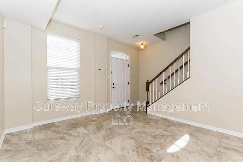12 Stevens Ct - Photo 3 of 15