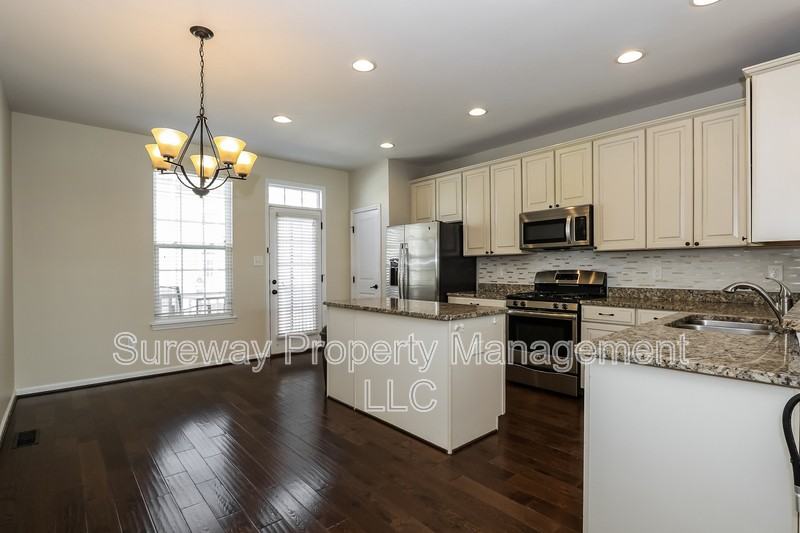 12 Stevens Ct - Photo 5 of 15
