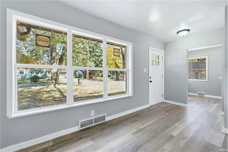 1020 Northlawn Dr - Photo 3 of 20