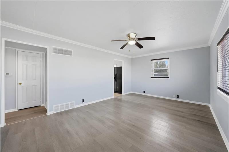 722 W Park Ave - Photo 6 of 18