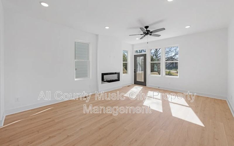 204B Alta Loma Rd - Photo 5 of 11