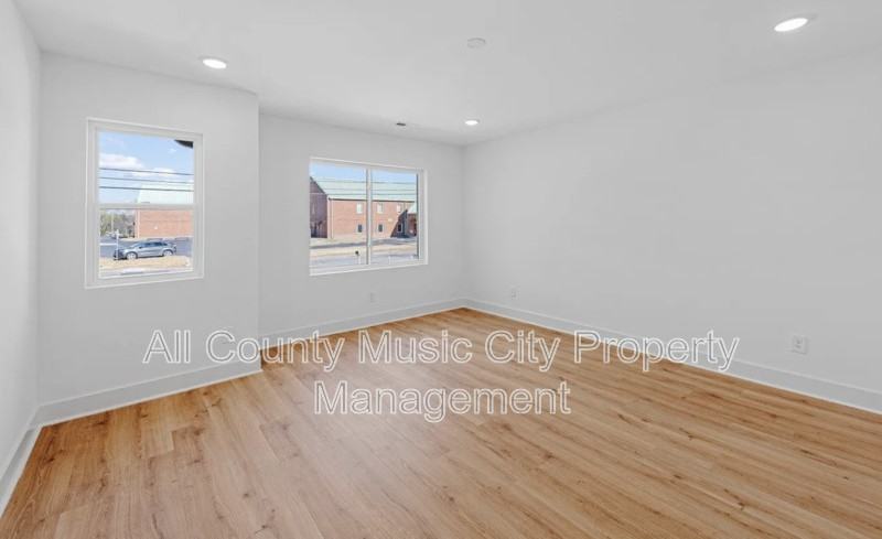 204B Alta Loma Rd - Photo 7 of 11