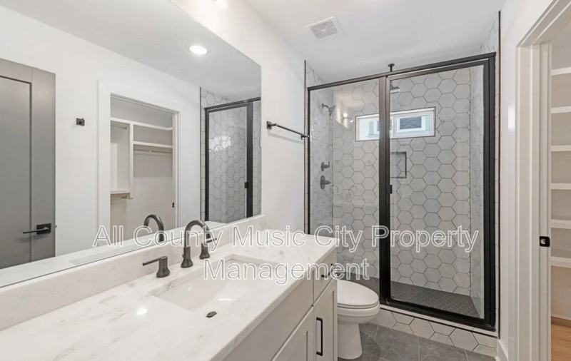 204B Alta Loma Rd - Photo 7 of 10