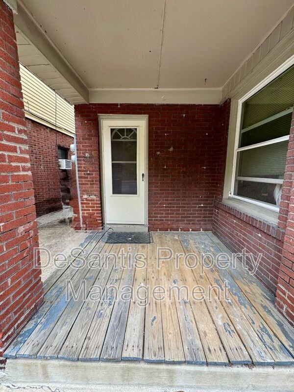 215 Spencer Ave - Photo 3 of 26