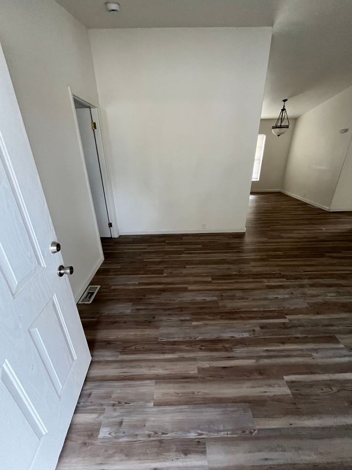 150 Venus Cir - Photo 3 of 12