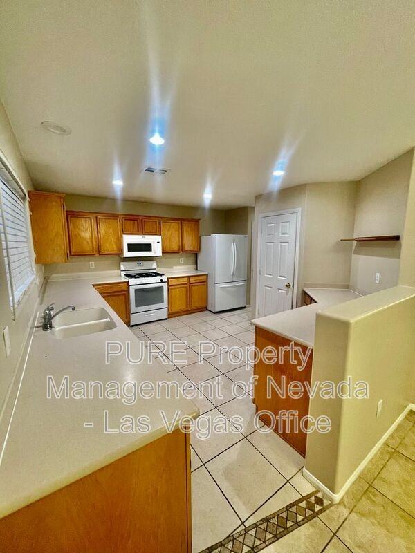 3528 Laguna Veneta Ave - Photo 7 of 35