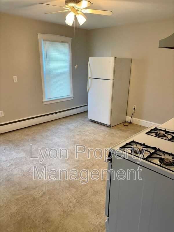 243 East St #1F - Photo 3 of 13
