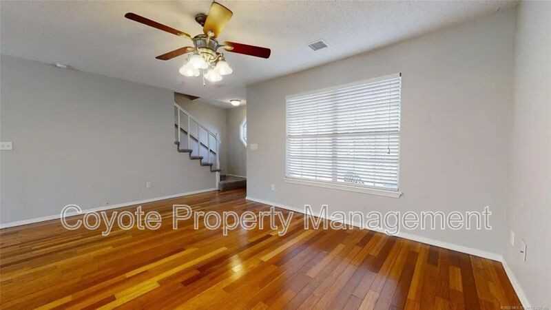 8902 Ne Ave - Photo 4 of 14