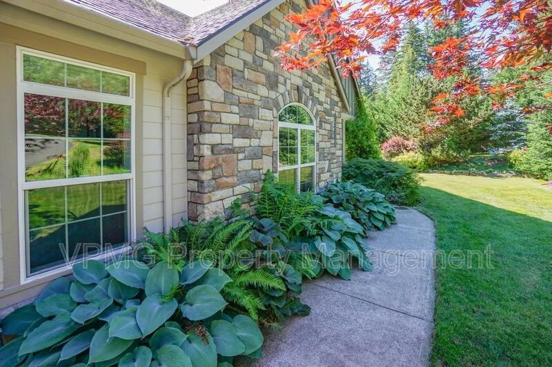 23517 Ne 68th St - Photo 4 of 50