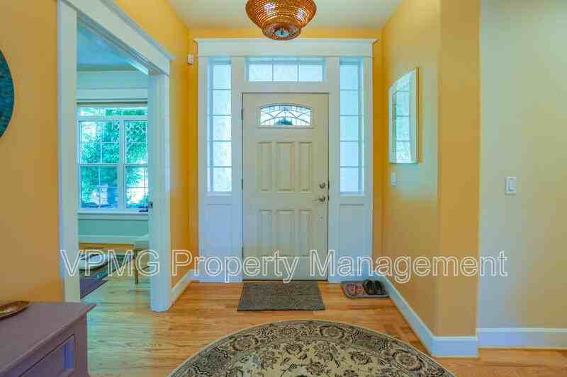 23517 Ne 68th St - Photo 7 of 50