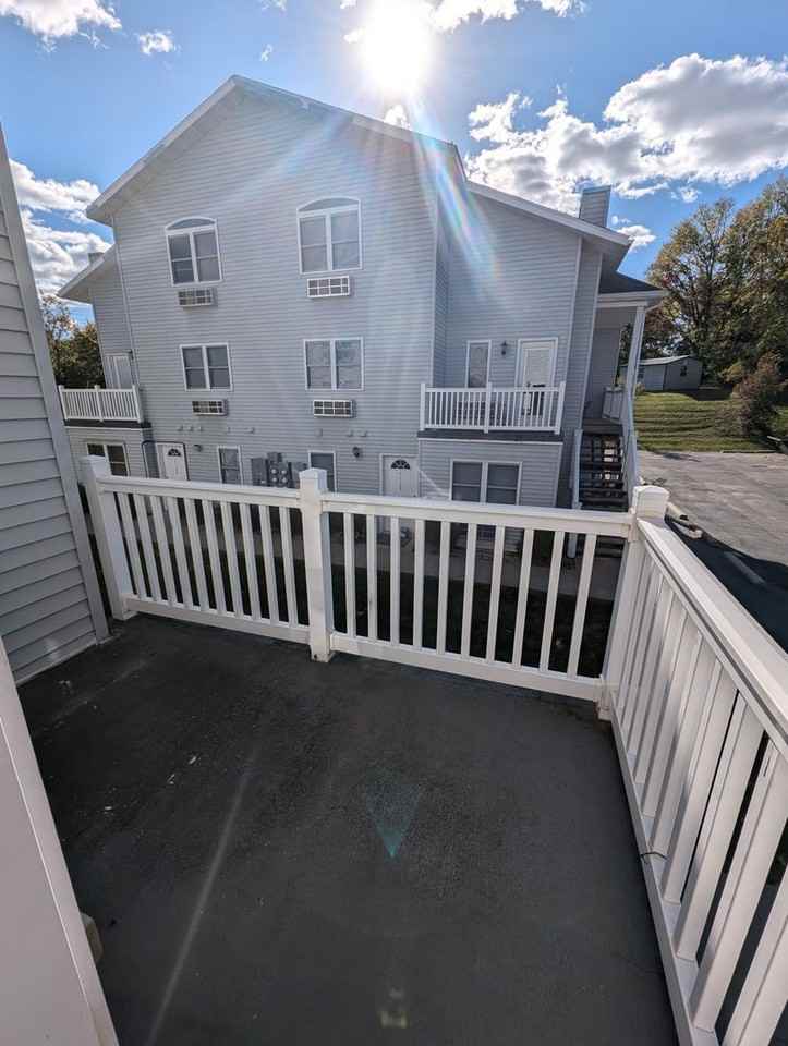 316 E Davis St - Photo 4 of 16