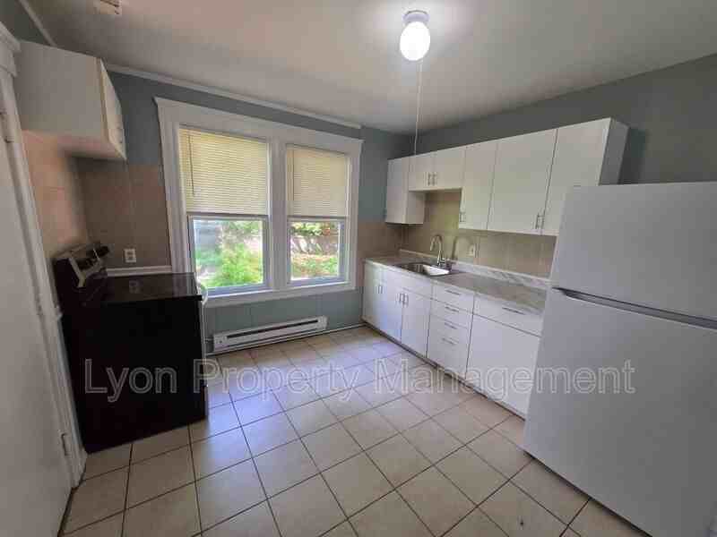 88 Garfield Ave #6 - Photo 2 of 12