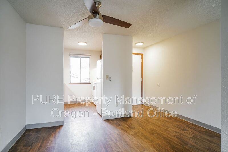 14136 Ne Sandy Blvd #E03 - Photo 5 of 23
