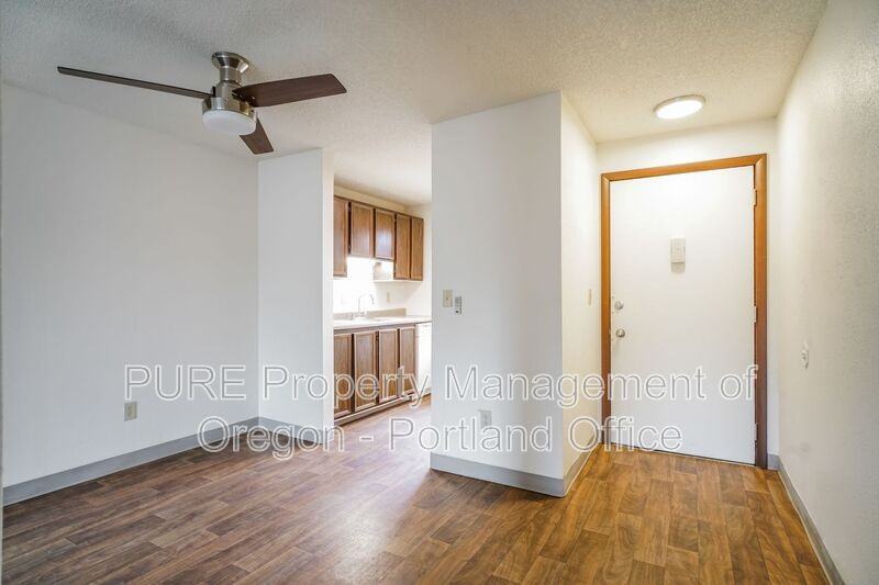 14136 Ne Sandy Blvd #E03 - Photo 6 of 23