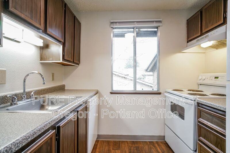 14136 Ne Sandy Blvd #E03 - Photo 7 of 23