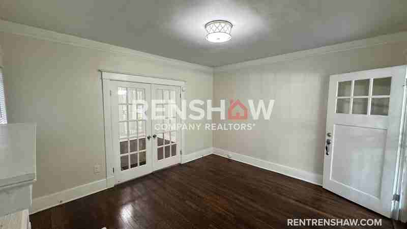 3298 Spottswood Ave - Photo 2 of 15