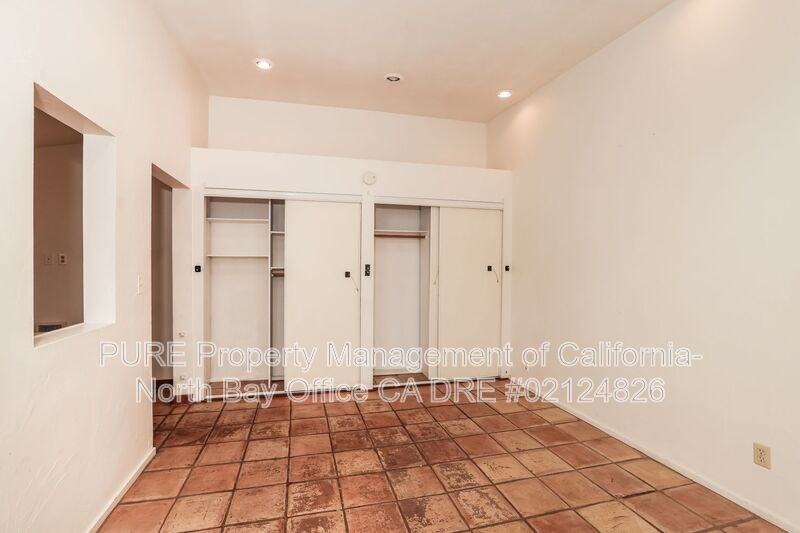 201 Meadowlark Ln #G - Photo 5 of 11