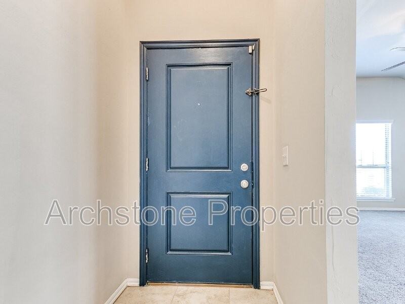 19704 Taggert Dr - Photo 2 of 36