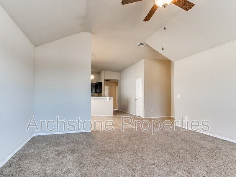 19704 Taggert Dr - Photo 6 of 36