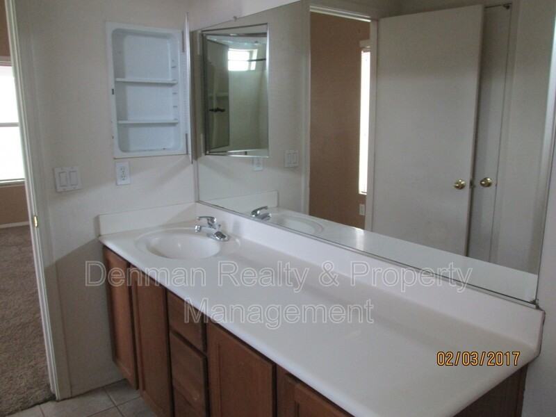 1124 E Maddison St - Photo 7 of 9