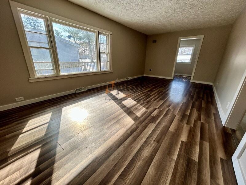 14725 Bryan St - Photo 2 of 22