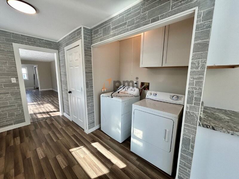 14725 Bryan St - Photo 5 of 22