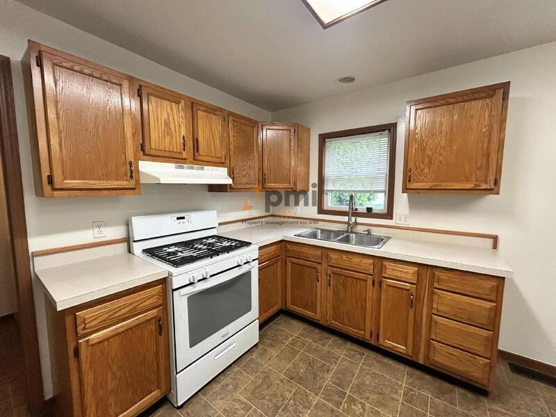 139 Kabelin Ave - Photo 3 of 18
