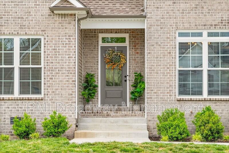 181 Sherlock Dr - Photo 3 of 35