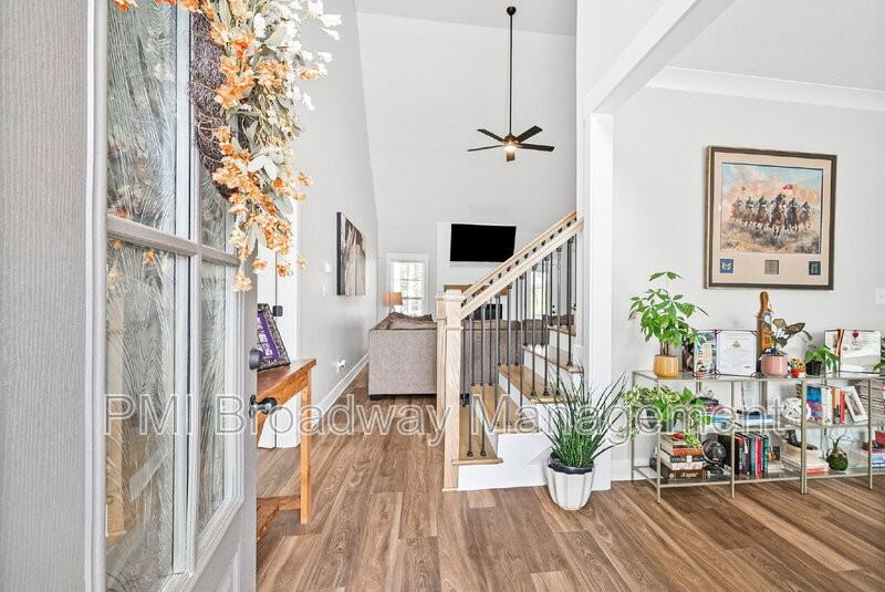 181 Sherlock Dr - Photo 4 of 35
