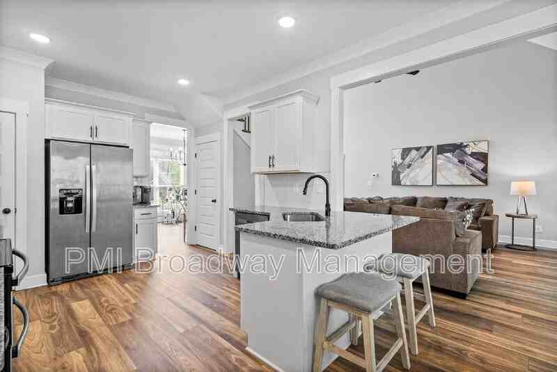 181 Sherlock Dr - Photo 6 of 35