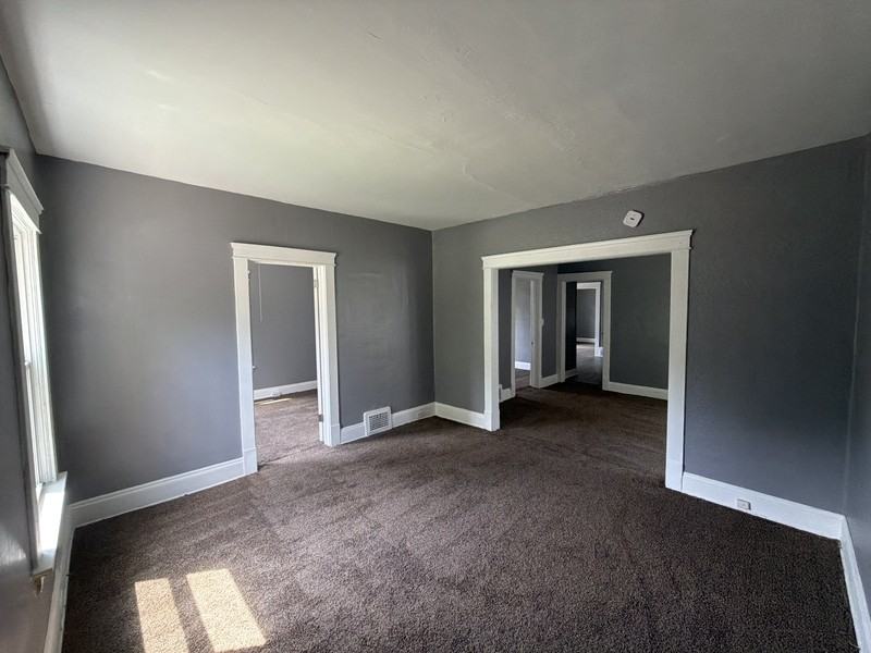 3552 E 138th St - Photo 3 of 29