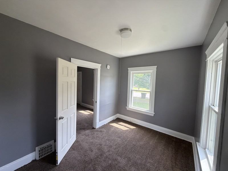 3552 E 138th St - Photo 7 of 29