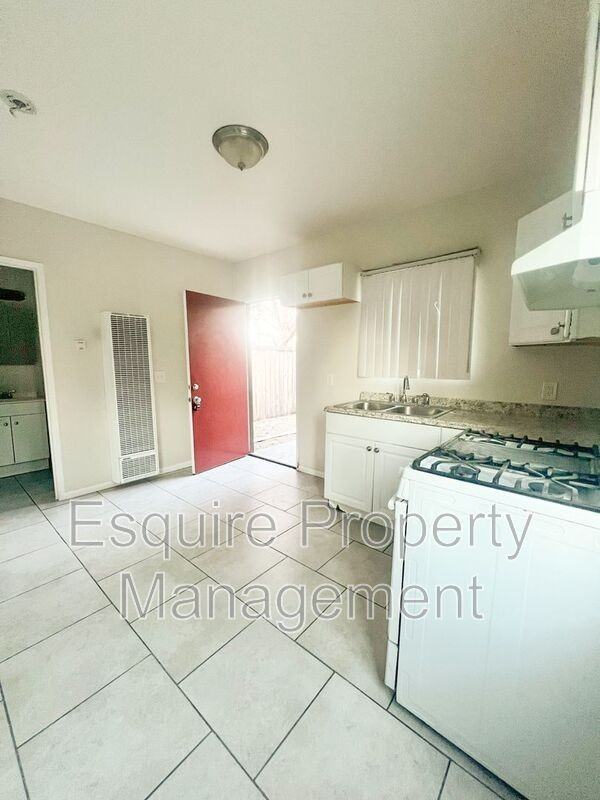 309 Hill St #B - Photo 2 of 5