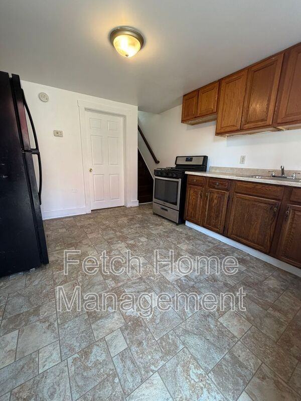 236 W Mifflin St - Photo 5 of 19