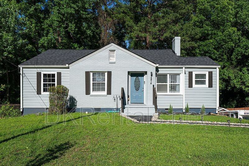 2874 Blount St - Photo 2 of 27