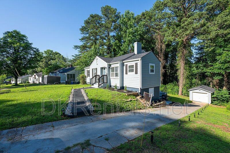 2874 Blount St - Photo 5 of 27