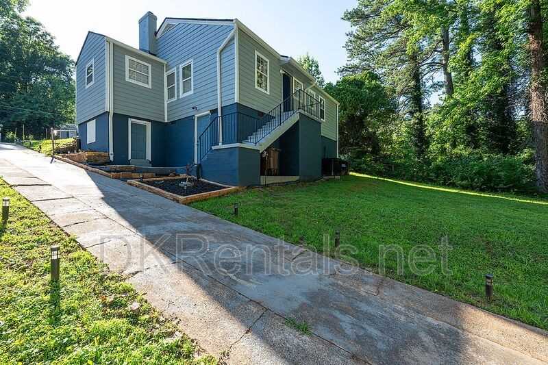 2874 Blount St - Photo 7 of 27